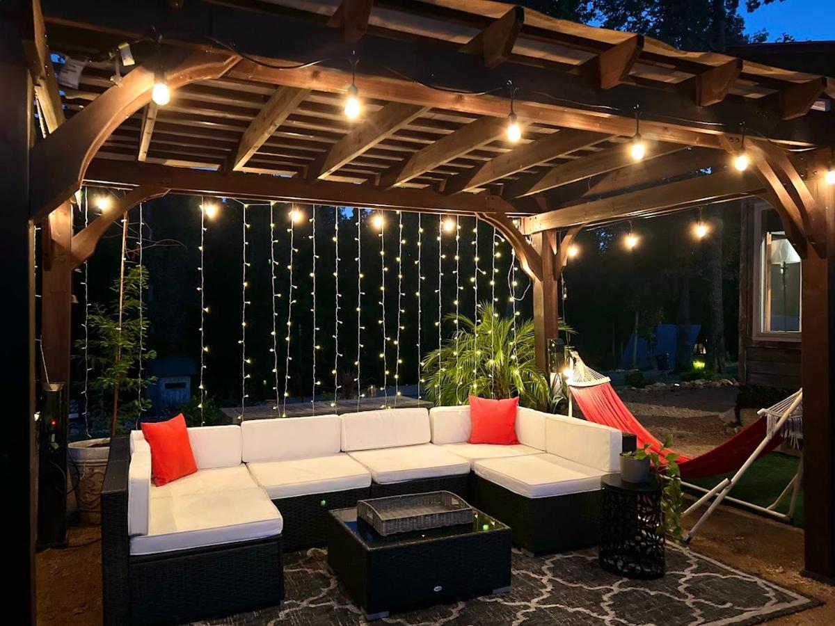 Hotel Waterfront Luxury Glamping Dome Rogersville Exterior foto