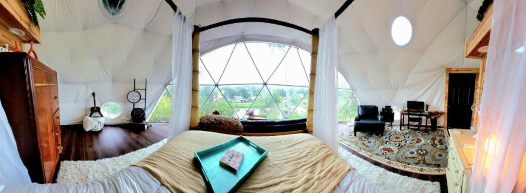 Hotel Waterfront Luxury Glamping Dome Rogersville Exterior foto