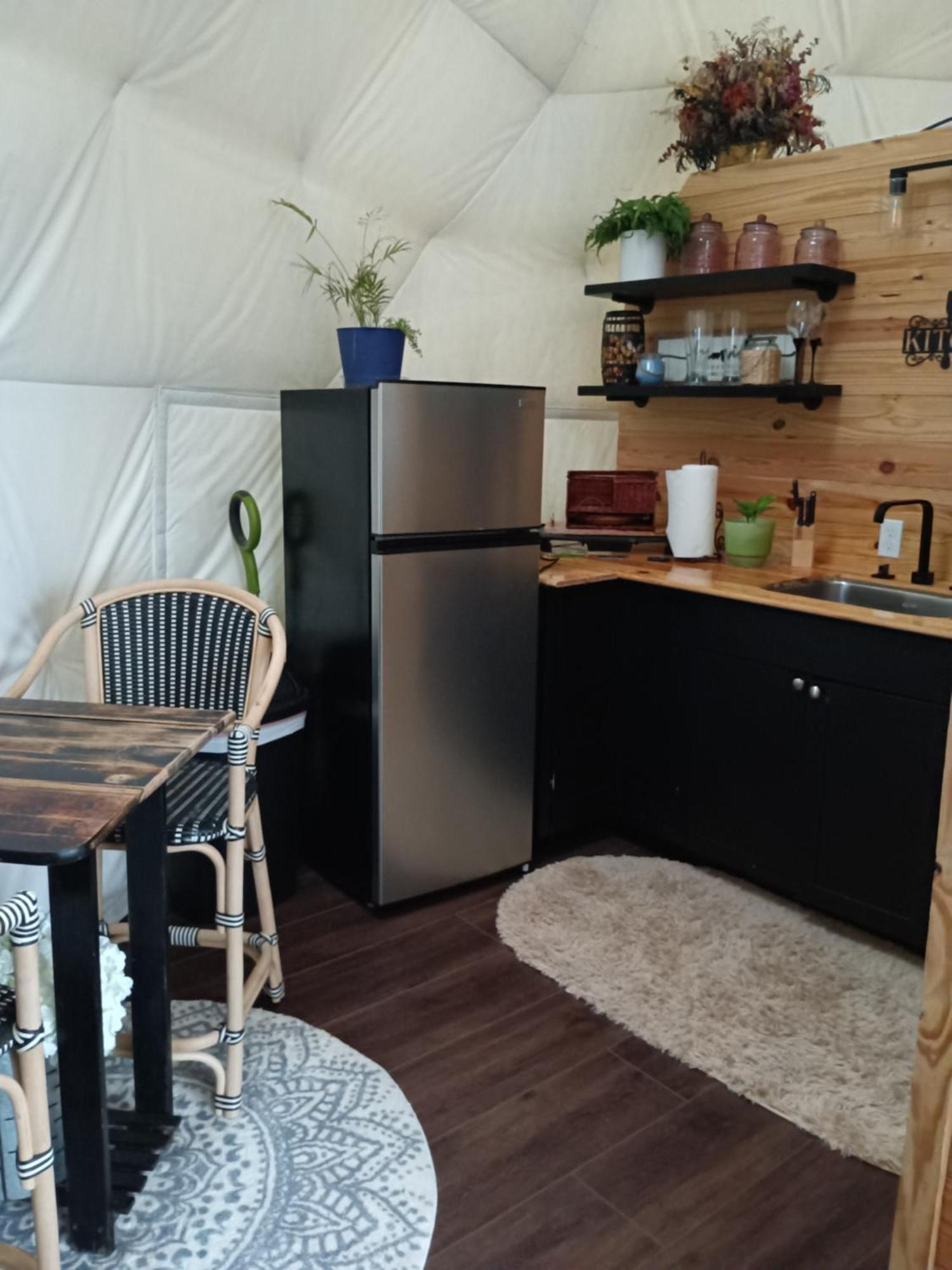 Hotel Waterfront Luxury Glamping Dome Rogersville Exterior foto