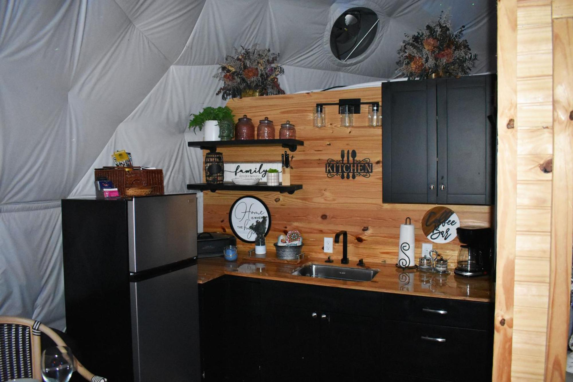 Hotel Waterfront Luxury Glamping Dome Rogersville Exterior foto